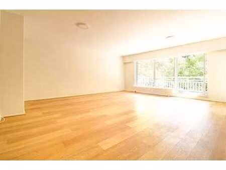 roosevelt : +-100m²  2 ch avec sdb +poss parking