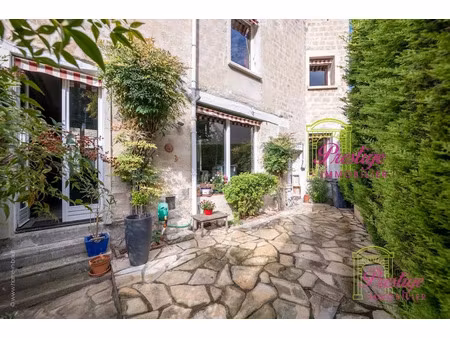 vente maison 7 pièces 182 m² à le mesnil-le-roi (78600)  820 000 €