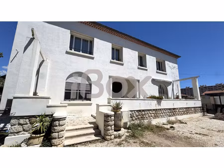 toulon est  proche la valette appartement t4 + combles semi