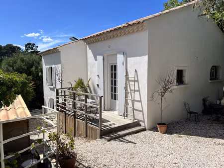 'villa planquée' sur le paradis des années 30 avec jardin.