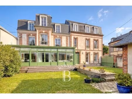 honfleur centre - hôtel particulier avec jardin  garage et spa de nage