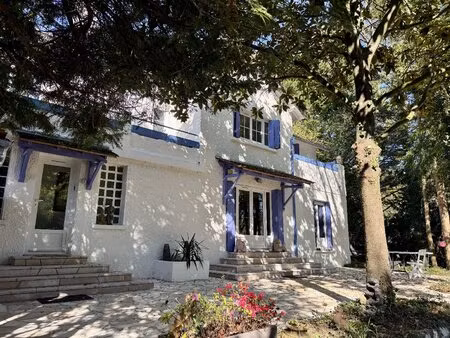 maison avec dépendance et grand jardin