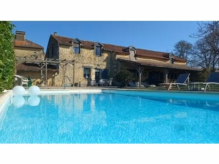 corps de ferme à vendre à notre-dame-de-sanilhac