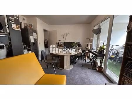 amiens sud dans résidence de 2011 appartement avec terrasse et parking