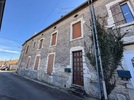 maison sur 2 niveaux à rénover