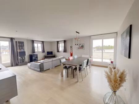 appartement f5 a vendre- centre ville de gournay