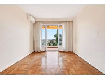 nice - cimiez appartement traversant de 2 pièces avec terrasse vue mer