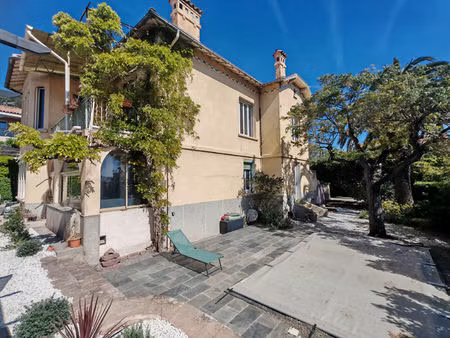 maison la farlede