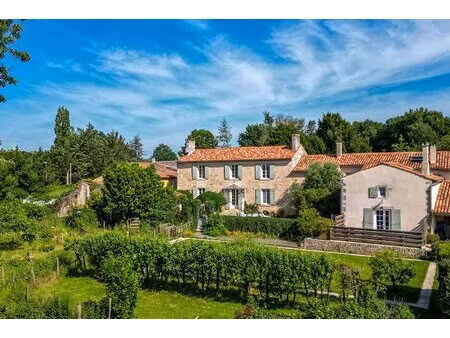 longère de charme avec deux gîtes et espace bien-être