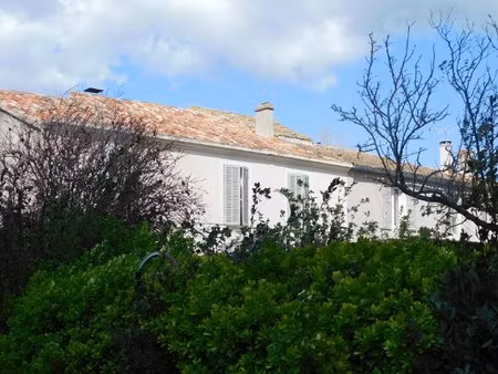 mas mitoyen a rénover dans les alpilles   mouriès en exclusivité