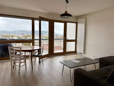 superbe t2 meublé au coeur du 3ème vue époustouflante