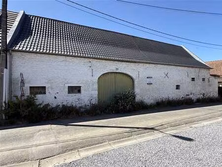 grange de 240m2 située en zone d’habitat à caractère rural