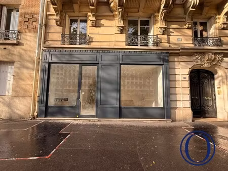 location local commercial