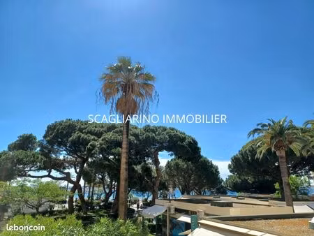 t2 + cabine vue mer  le lavandou