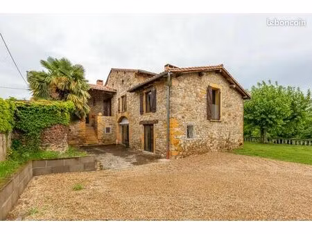 maison 6 pièces 245 m²