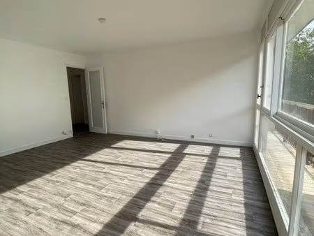 appartement t3 63m2 - proche gare / balcon