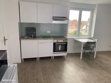 grand t2 meublé 42m2 - 780 hc