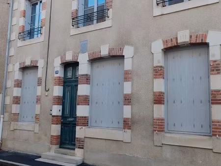 location grande maison de ville