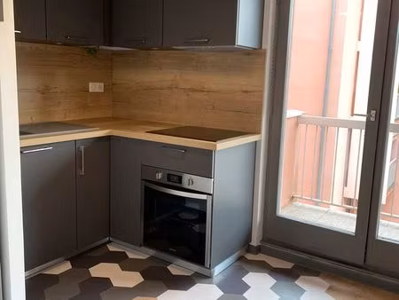 bel appartement t2 avec balcon – résidence calme – proche petite venise