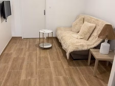 appartement tout meublé 40 m2 attenant à une maison principale