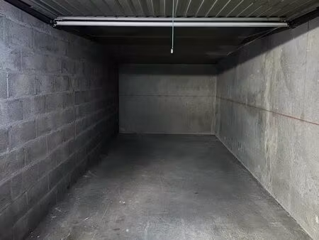 garage fermé résidence sécurisé sans souci monplaisir