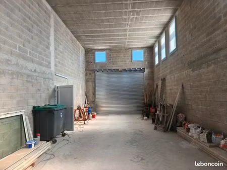 location hangar