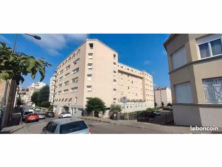 studio étudiant meublé