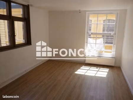 studio 1 pièce 30 m²
