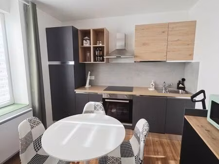 f2 entièrement meublé/gare/ rue stanislas