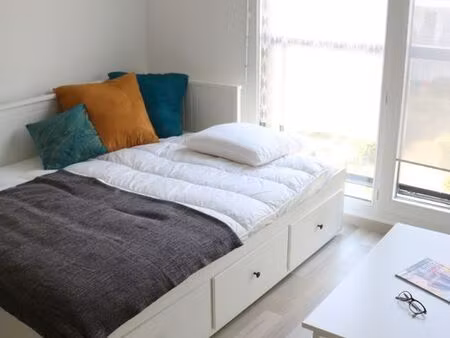 location studio meublé