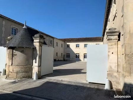 cv cognac t1 meublé avec parking