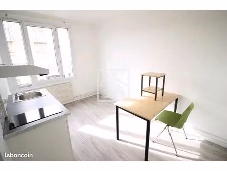 studio 1 pièce 19 m²