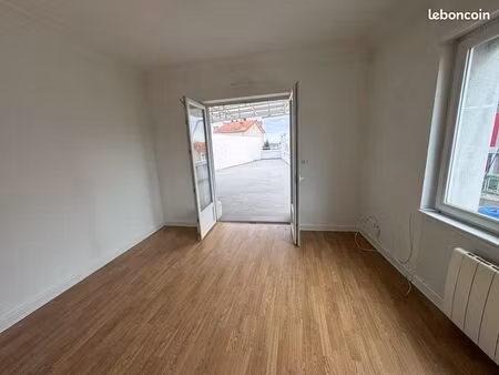 appartement t3 avec grande terrasse