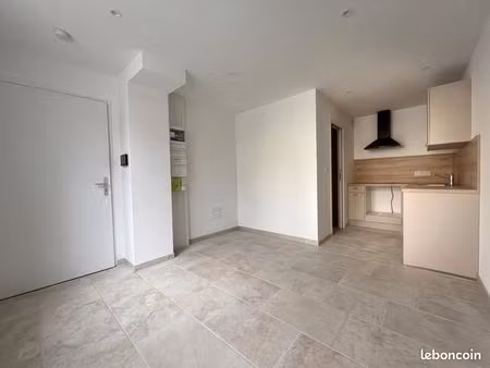 studio 1 pièce 17 m²