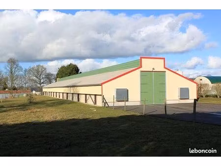 local entrepôt hangar