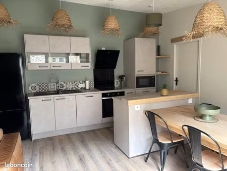 location avec balcon sur garages proche valognes