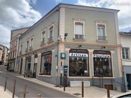 local commercial plein centre de thizy