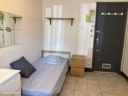 à vendre une chambre équipée pour investissement locatif 8 eme