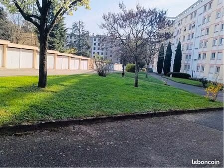 box/garage 18500 négociable