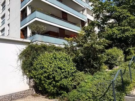 parking/box 16 m² sainte foy les lyon