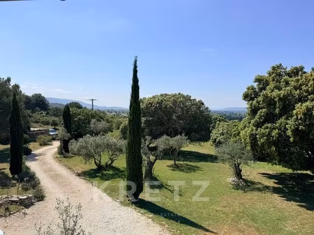 maison de luxe à vendre à lagnes