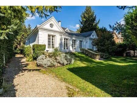 villa de luxe à vendre dans le quartier la châtaigneraie-la feuillaume sud