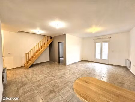 appartement t2 bis 70m²