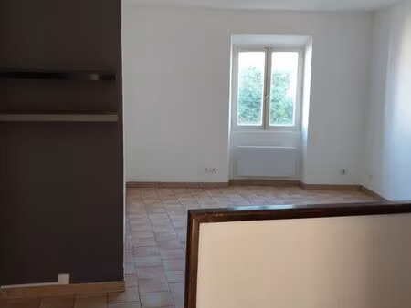 t3 rénové 62m² centre istres