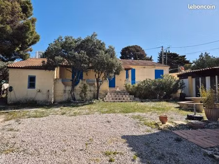 2 maisons sur un terrain de 1 000m²