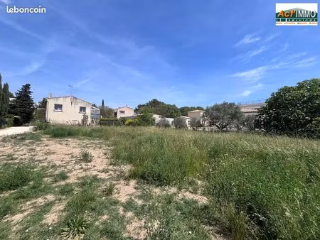 terrain 705 m² cornillon-confoux