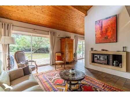 maison de luxe à vendre dans le quartier centre ville-piquey