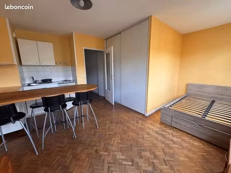 studio 1 pièce 25 m²