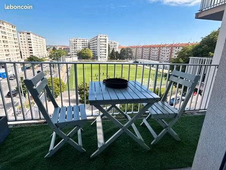 appartement t2 metro gratte ciel