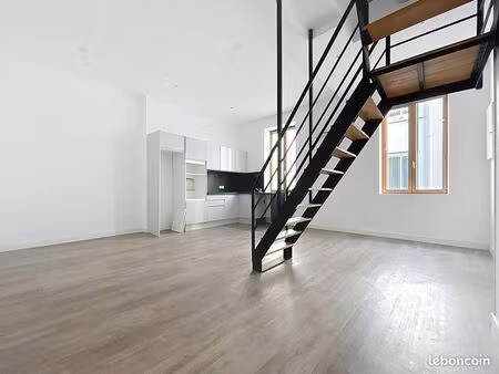 duplex t3 mansardé – dernier étage – 51 m² carrez / 85 m² au sol – lyon 7 – rue montesquie